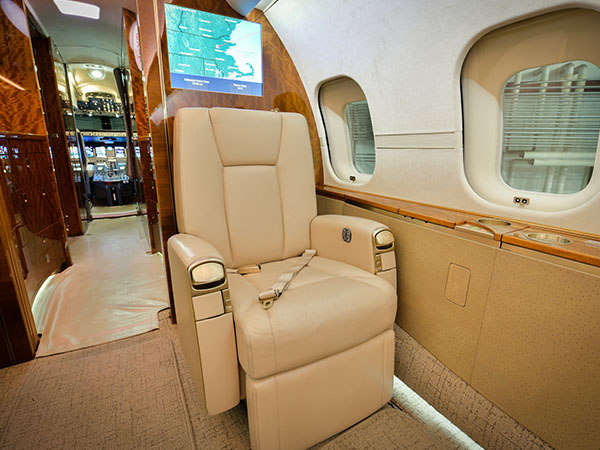 Bed based charter jet global 5000 0003 seat