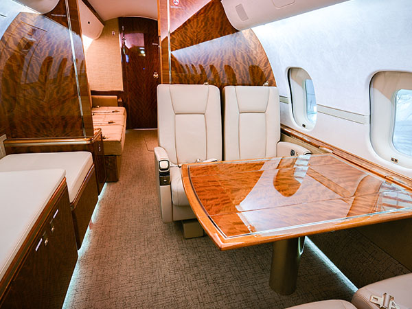 Bed based charter jet global 5000 0005 table